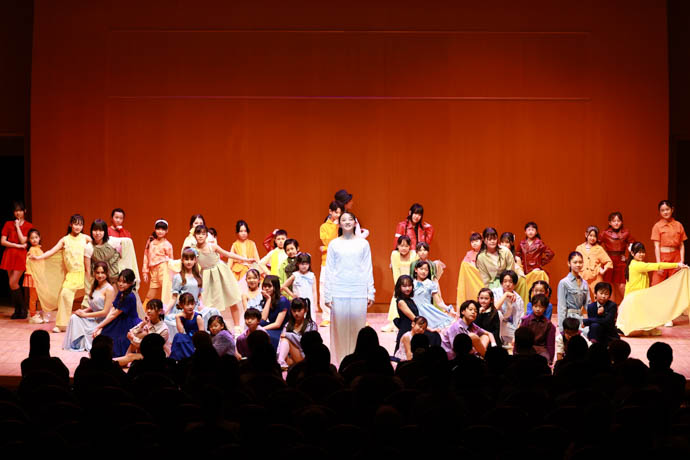 モデルフィナーレのパフォーマンス