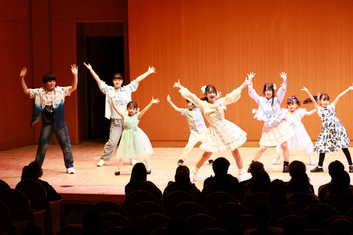 ダンスパートの泉のパフォーマンス