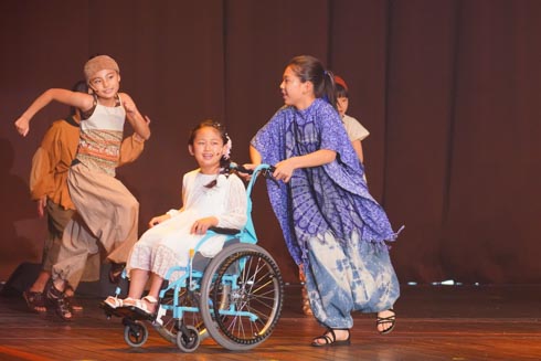 大地の神の子たち